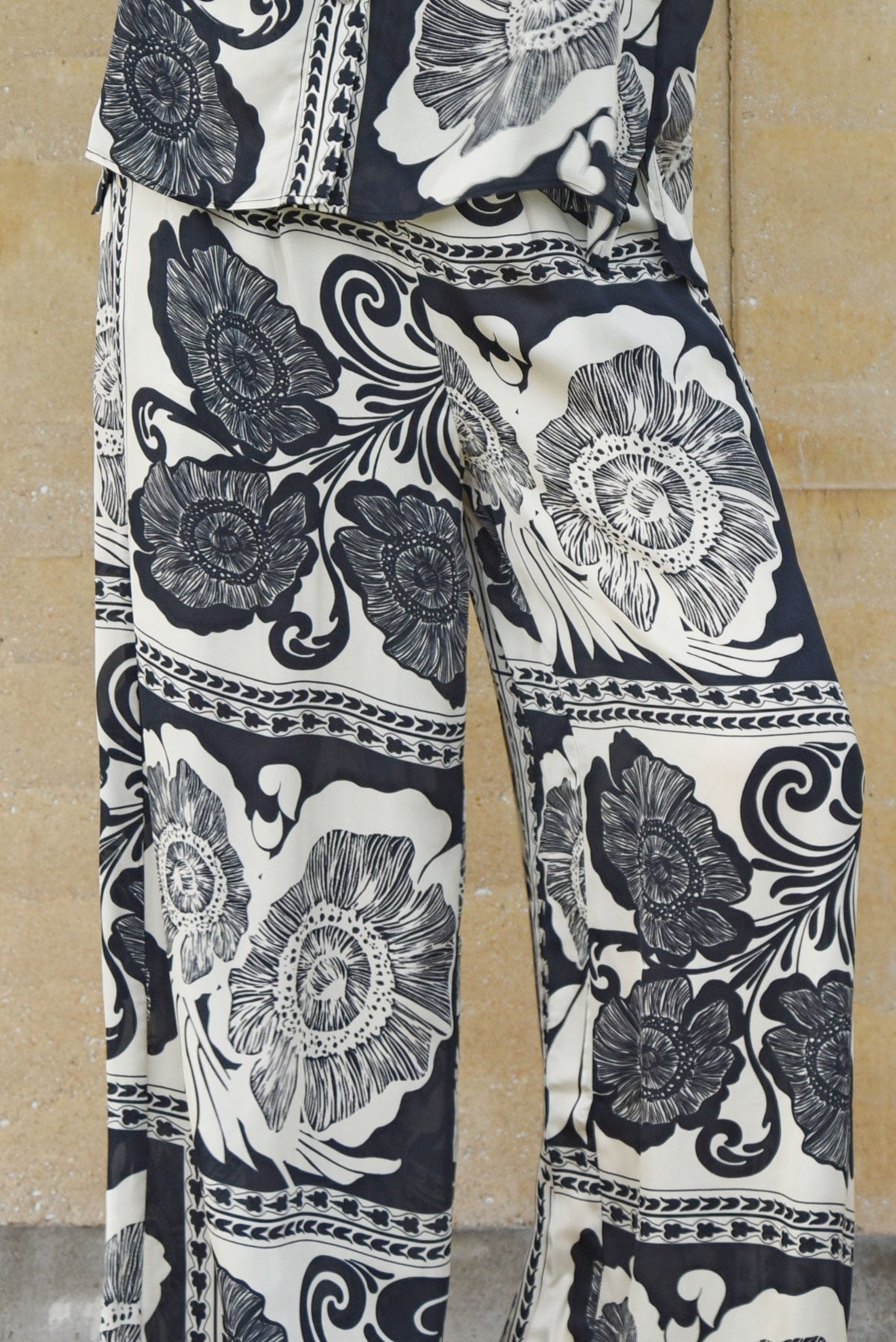 KICK PLEAT PANT - Image 4